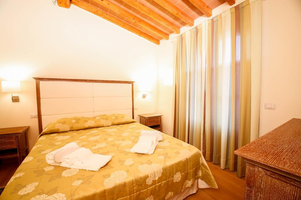 Casa Montecuccoli 몬텔루포피오렌티노 객실 사진