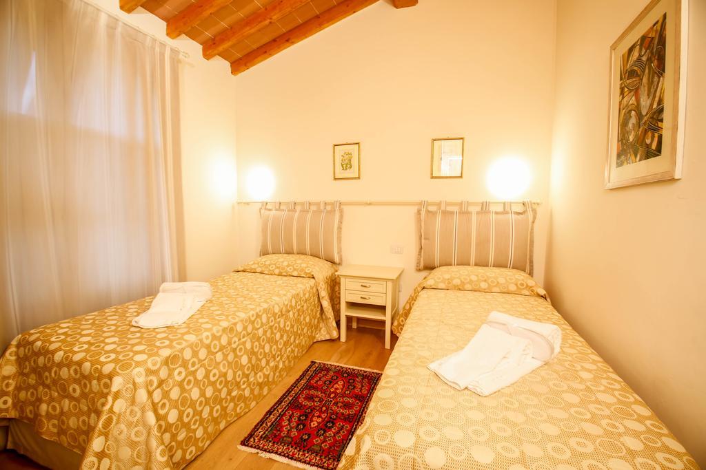Casa Montecuccoli 몬텔루포피오렌티노 객실 사진
